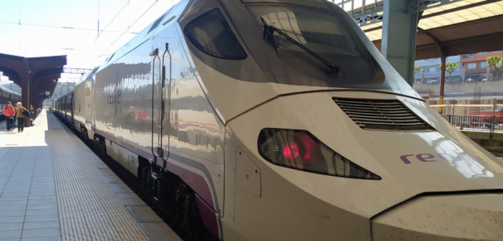 El Gobierno extiende a 2025 el gravamen a las energéticas y la bonificación al transporte