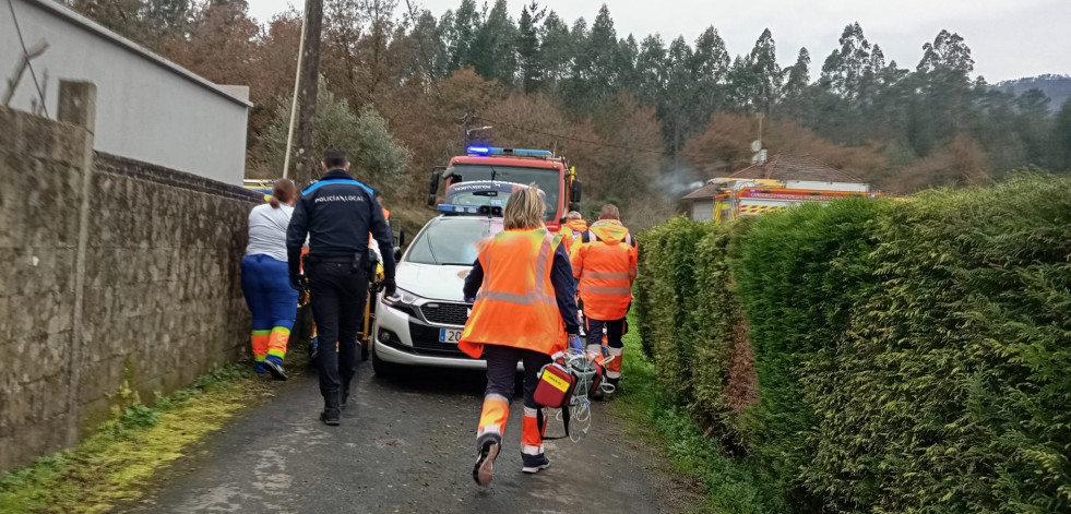 Evacuadas tres personas tras registrarse un incendio en una vivienda en Cuntis