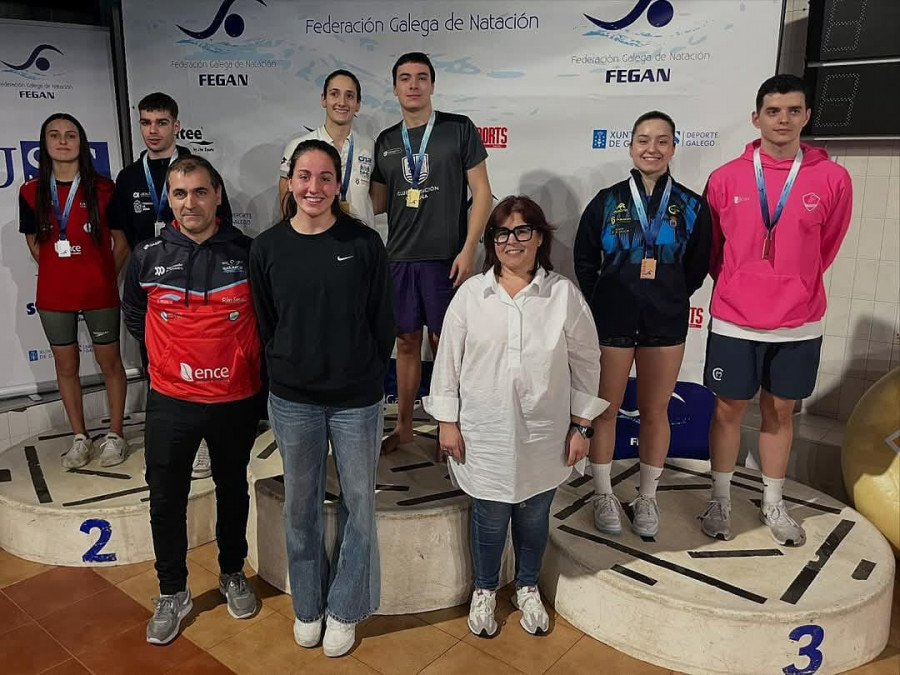El Club de Natación Boiro se sube al podio en el autonómico absoluto de Santiago