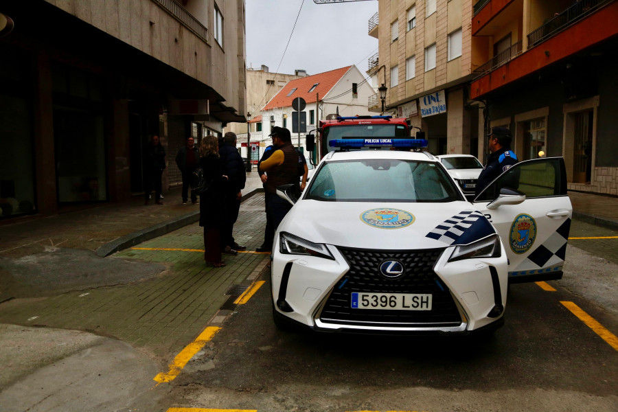 La Policía Local de Sanxenxo detiene a un vecino de Boiro por alteración del orden público