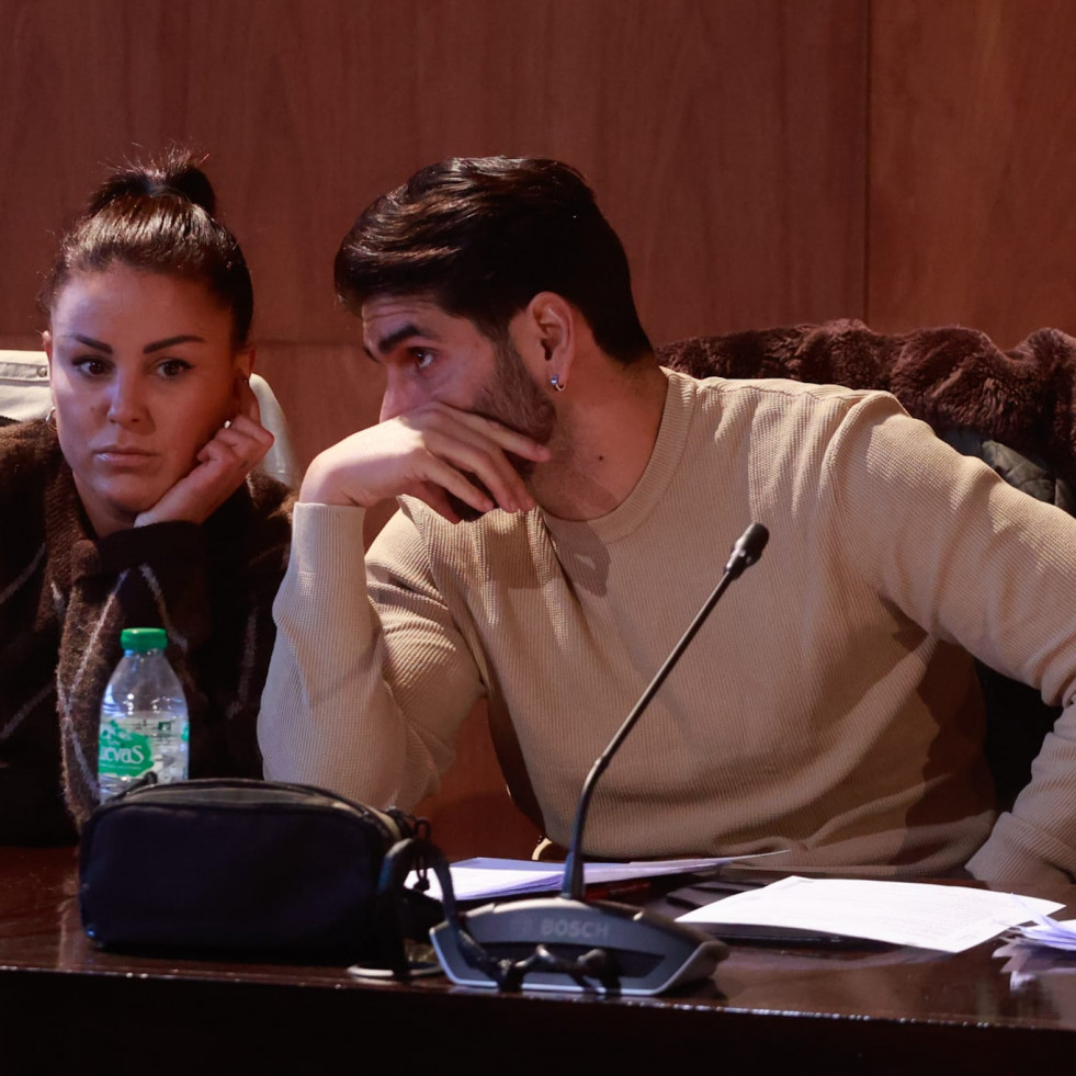 El PP de A Illa denuncia que la zona residencial “está botando aos veciños do pobo”