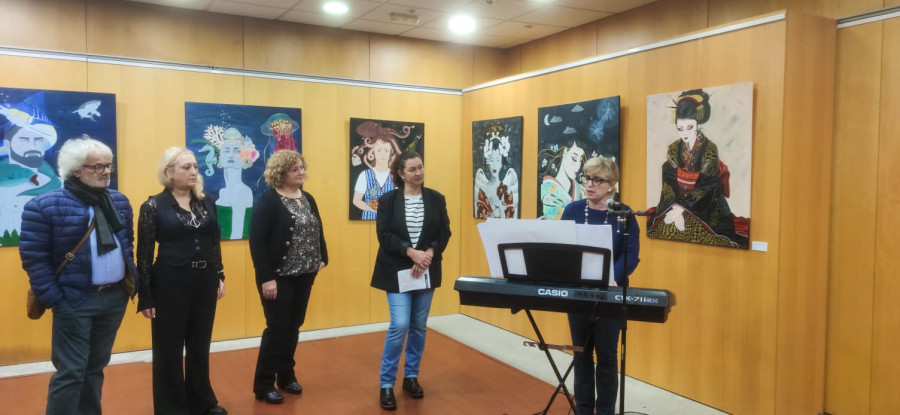 Rosa María Suárez y Toña Somoza exhiben en A Pobra sus cuadros que indagan en temas que les despiertan curiosidad