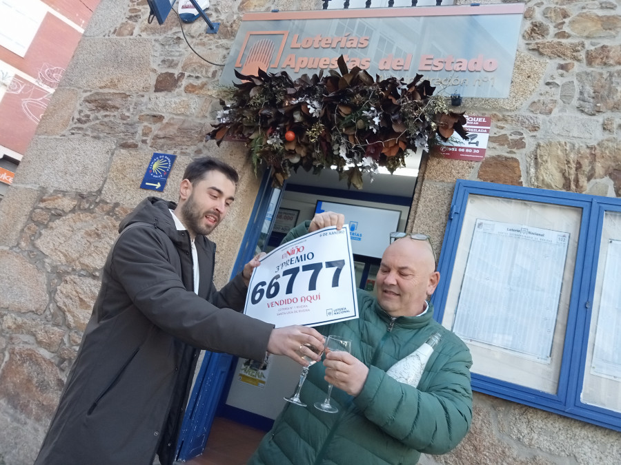 El despacho de Loterías de Joaquín Valeiras, en Ribeira, vendió parte del Tercer Premio del Sorteo del Niño