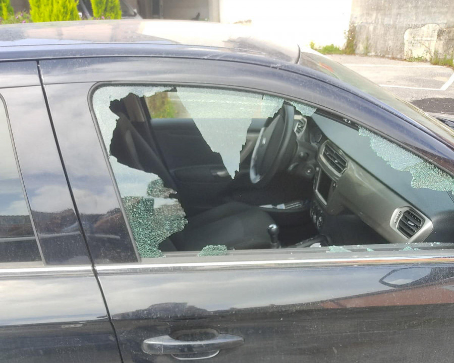 La preocupación se reaviva en A Pobra al regresar los robos en vehículos tras romperles una ventanilla a siete