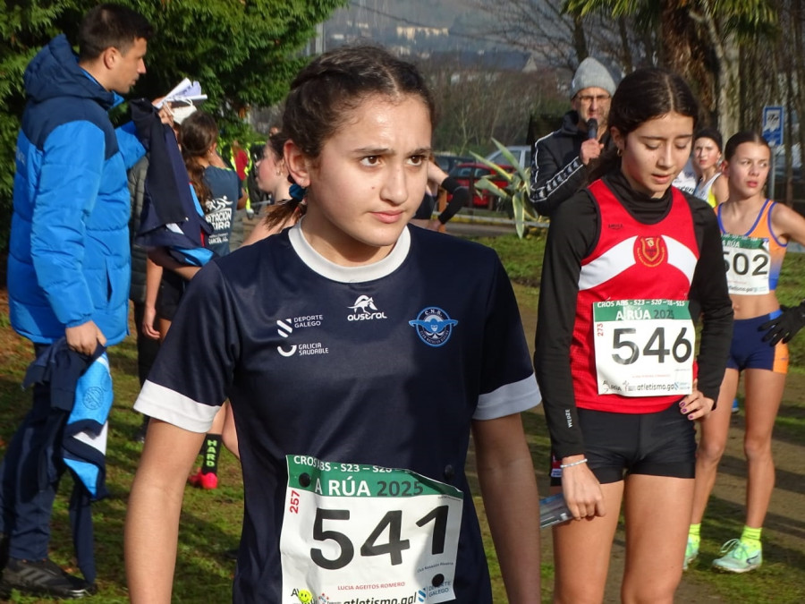 La ribeirense Lucía Ageitos, campeona gallega sub 16 de campo a través