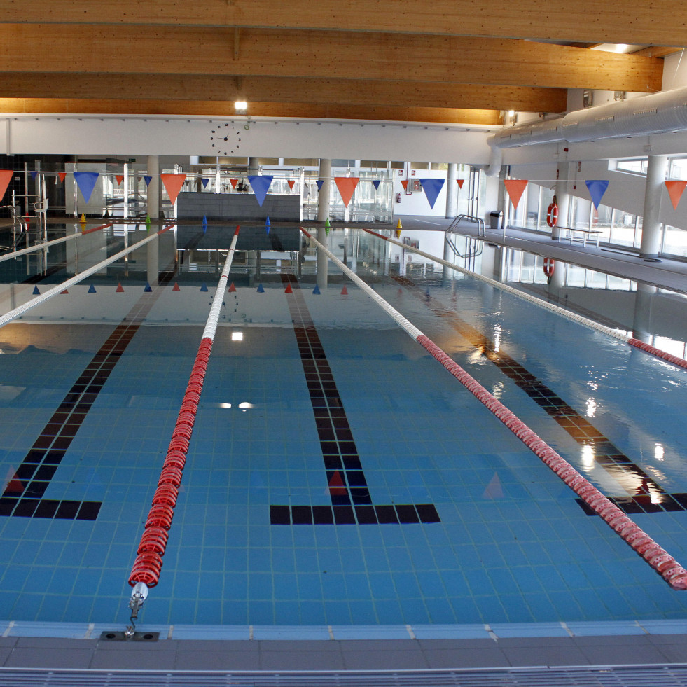La concesionaria de la piscina de Cambados mantendrá el servicio pese a que una sentencia anulase la prórroga