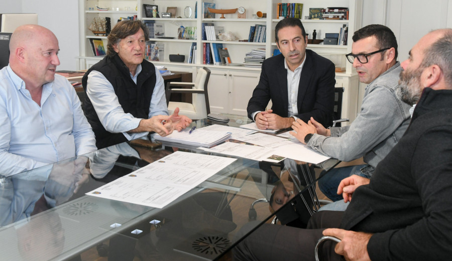 Portos de Galicia muestra su disposición a conceder el uso de una de sus naves al Club de Remo Puebla