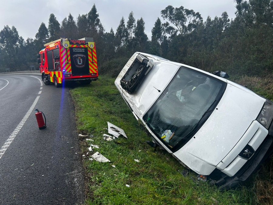 Un accidente en la carretera de Bamio se salda sin heridos