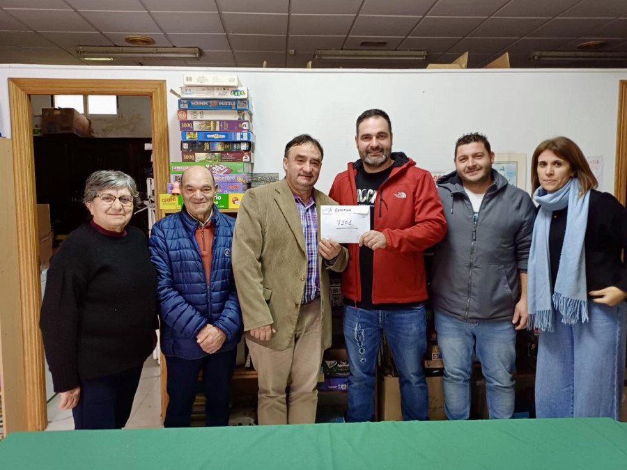 El Bosque de Nadal de Sanxenxo entrega a Cáritas 720 euros