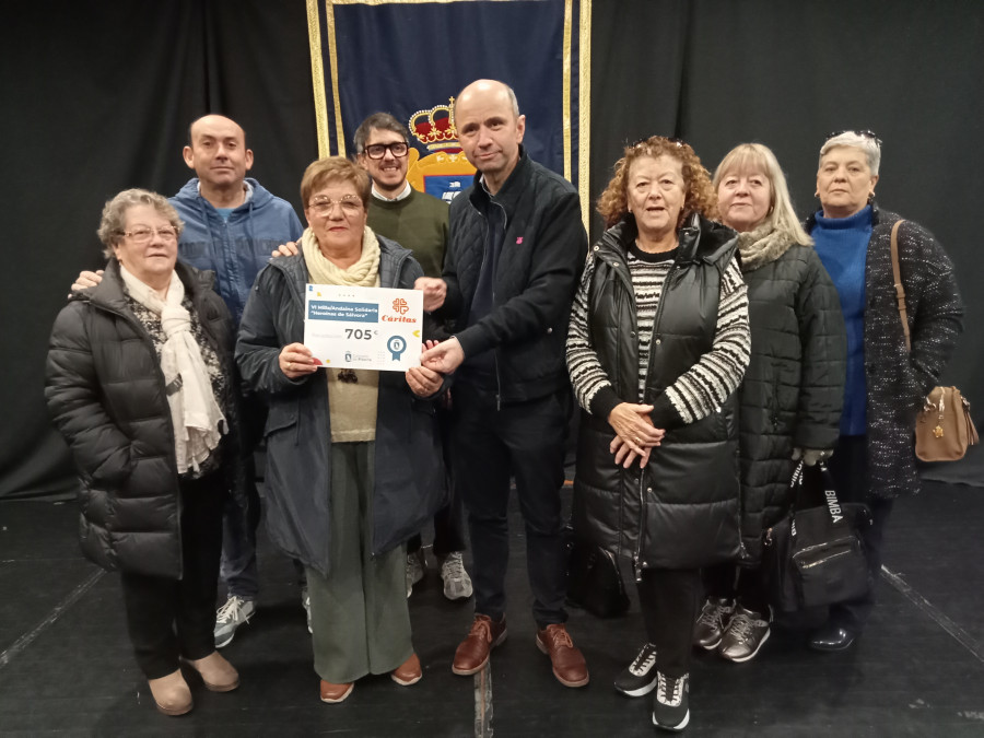 Entregan a Cáritas Aguiño la recaudación en la VI Milla/Andaina Solidaria "Heroínas de Sálvora"