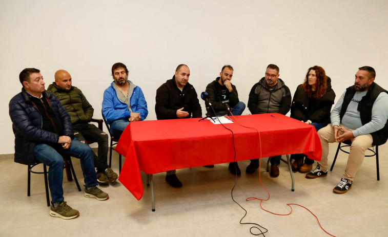Los patrones lanzan un nuevo SOS por el libre marisqueo: “Estamos todos ao límite”