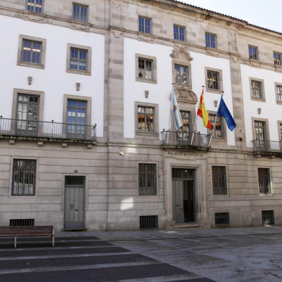 Piden cuatro años de cárcel para un hombre por vender heroína y cocaína en Vilagarcía