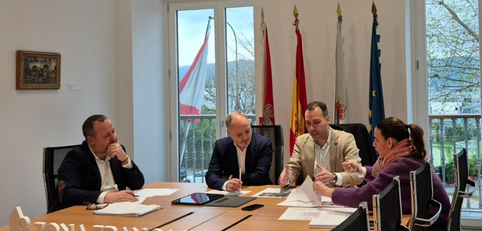 Acuerdan presentar el estudio de viabilidad del polígono de Paradela-Carracedo en dos meses