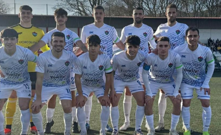 Álvaro se estrena como goleador en el empate del Boiro en Cangas