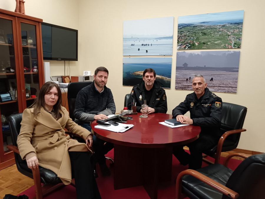Una unidad móvil de la Policía Nacional permitirá expedir el DNI y el pasaporte en Cambados