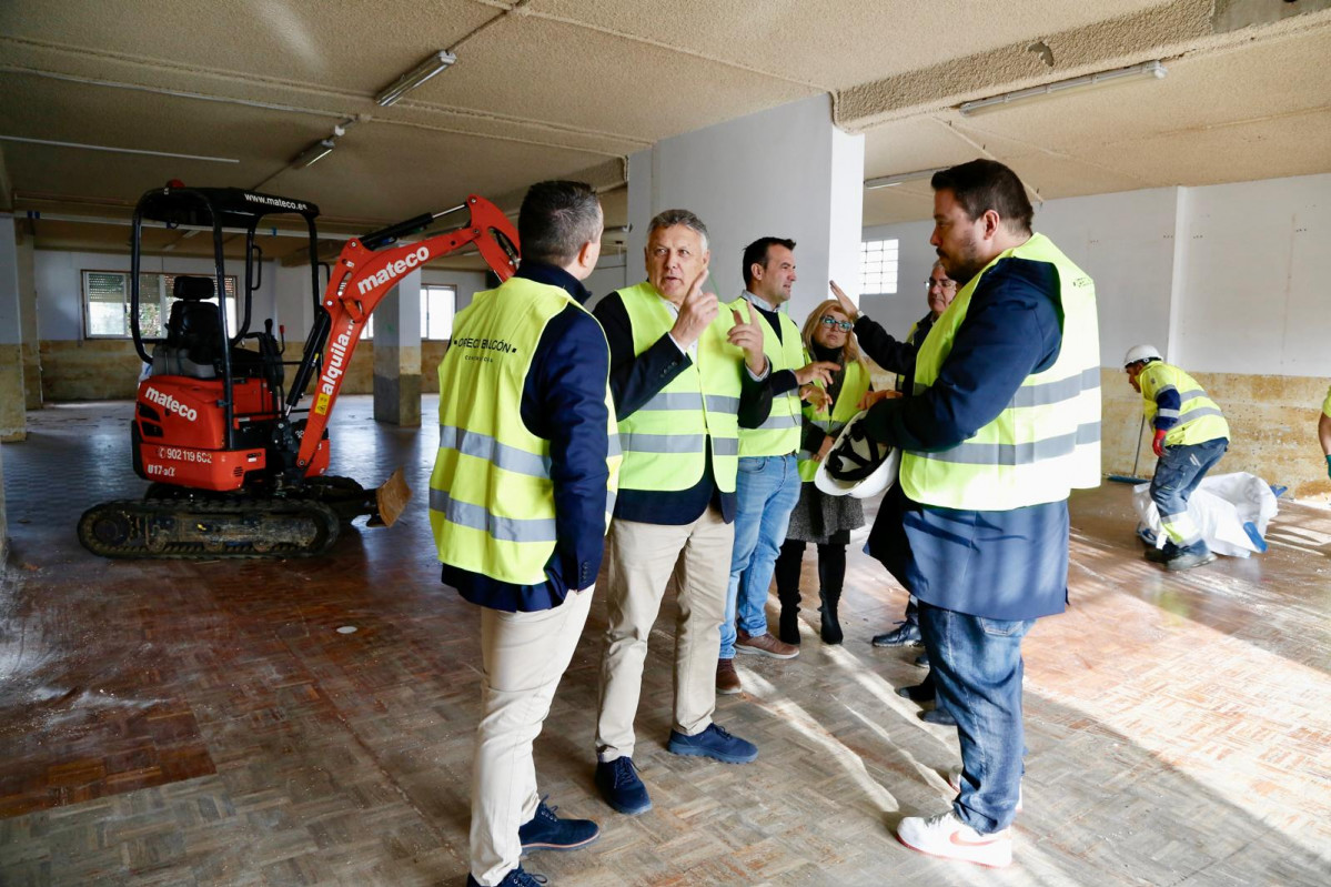 Obras colegio o cruceiro en sanxenxo