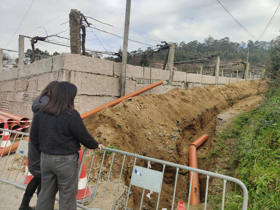 Meis mejora el saneamiento y pluviales en viales de O Noval