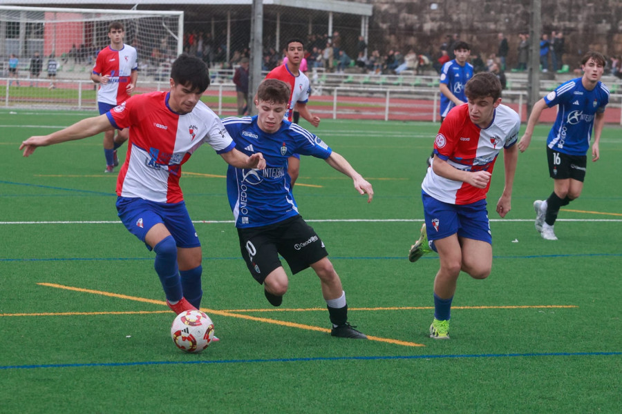 El Arosa juvenil golea al Covadonga y se sitúa séptimo (4-2)