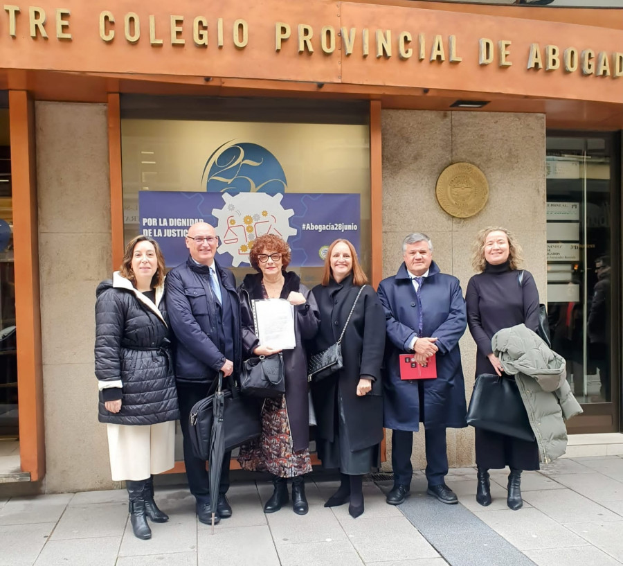 El ribeirense Juan Folgar y la boirense Soledad Vázquez integran una de las candidaturas al Colegio de Abogados de A Coruña