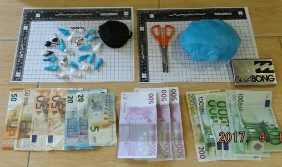 Condenan a 6 años de cárcel a un peluquero rianxeiro reincidente por tráfico de drogas en su negocio de Taragoña