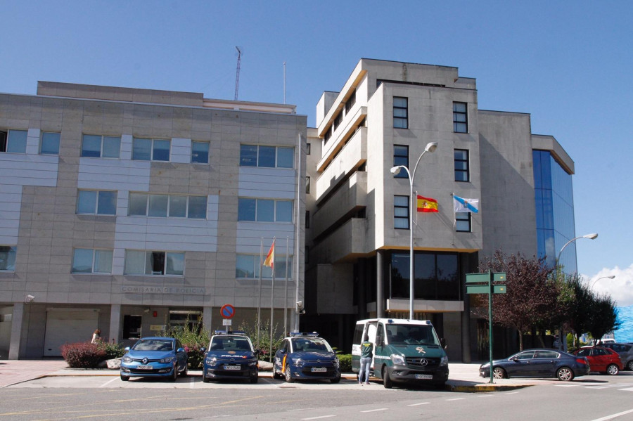 Subastan nueve pisos valorados desde 130.000 euros y once plazas de garaje de la Sareb en A Illa