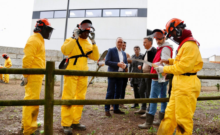 Eurotec, en Sanxenxo, forma a doce personas como auxiliares de mejora  y conservación de montes