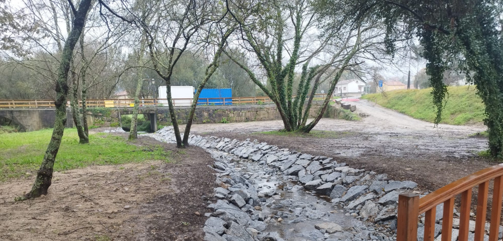 La Xunta termina en Valga las obras para reducir inundaciones en el parque Irmáns Dios Mosquera
