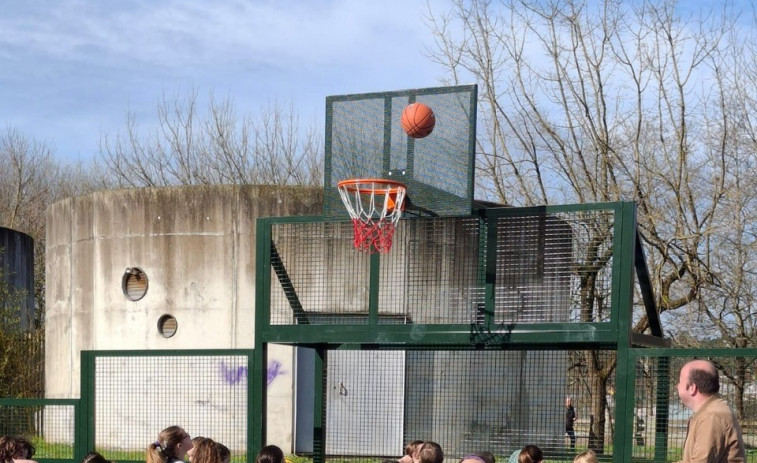 Caldas inaugura la Pista Multideporte de A Tafona y suma atractivos a la zona