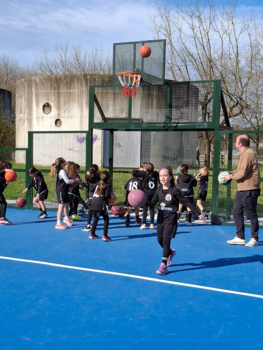 Caldas inaugura la Pista Multideporte de A Tafona y suma atractivos a la zona