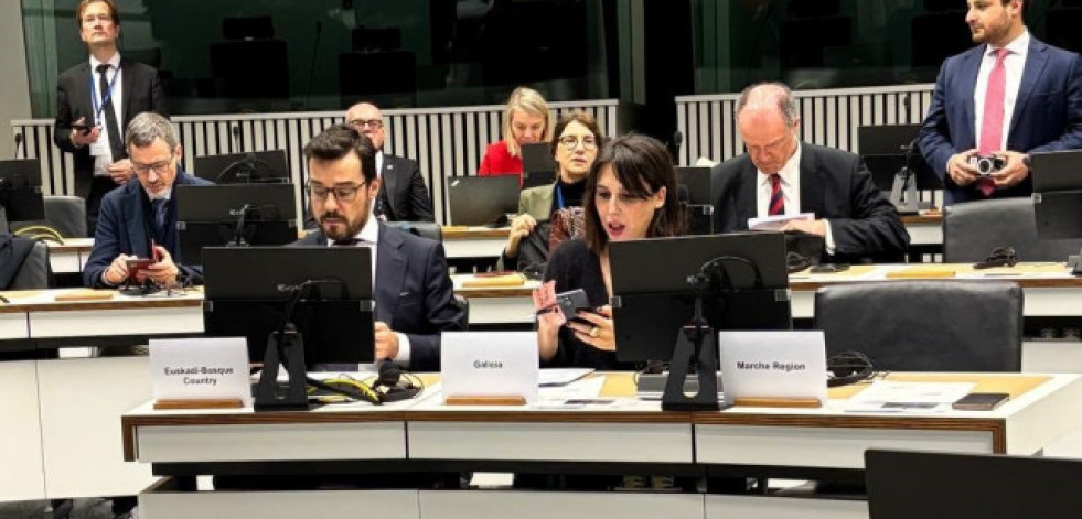Lorenzana pide a la UE cambios en la normativa para blindar a la industria de la automoción