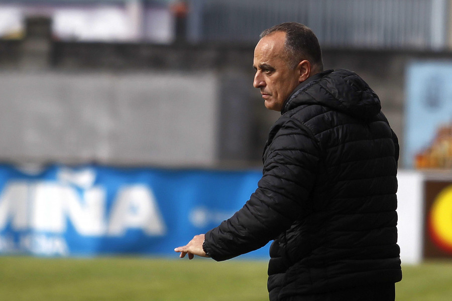 Juan Riveiro: “A nivel defensivo el Arosa no se está mostrando como un equipo de la parte alta”