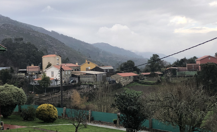 Vecinos de núcleos rurales de Boiro reclaman la dotación de fibra óptica