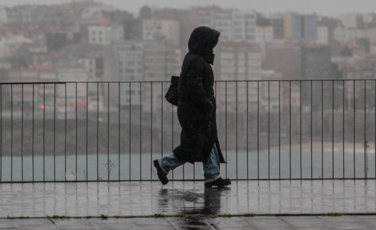 Alerta en la costa desde esta tarde y por tormentas mañana en Arousa