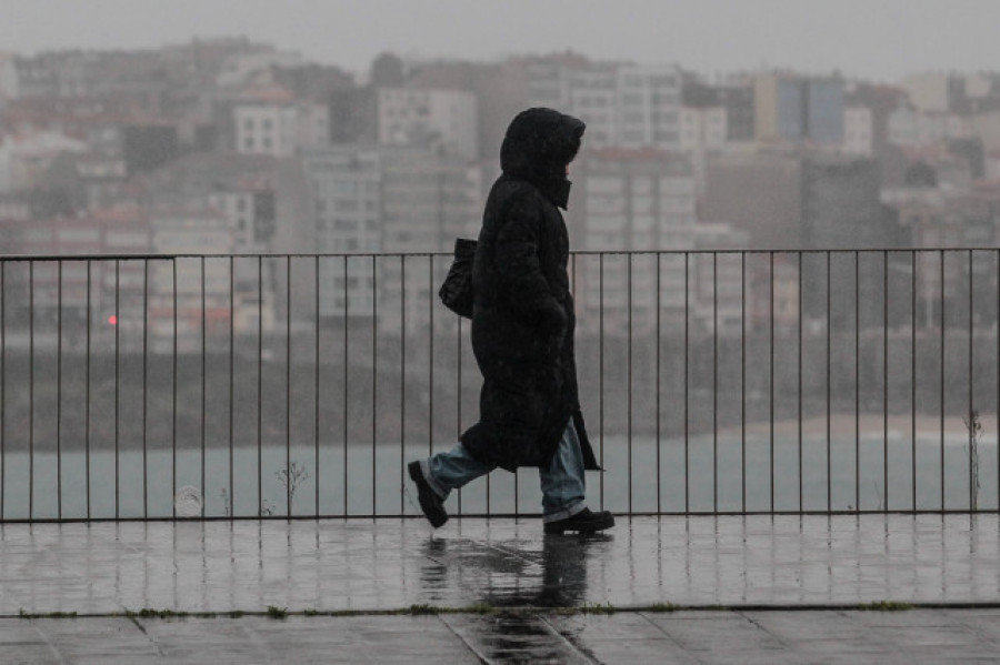 Alerta en la costa desde esta tarde y por tormentas mañana en Arousa