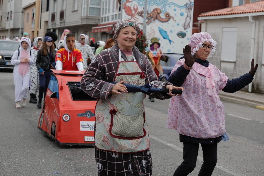 A Illa aplaza el desfile de carrozas y Vilanova sigue adelante con el Momo