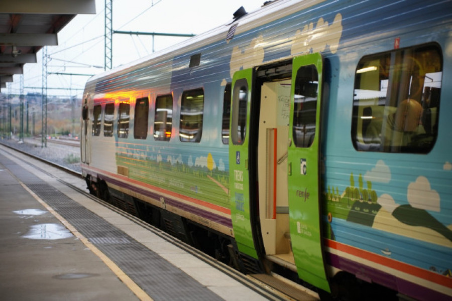 Las Camelias en Flor dan la bienvenida a la nueva temporada de los Trenes Turísticos de Galicia