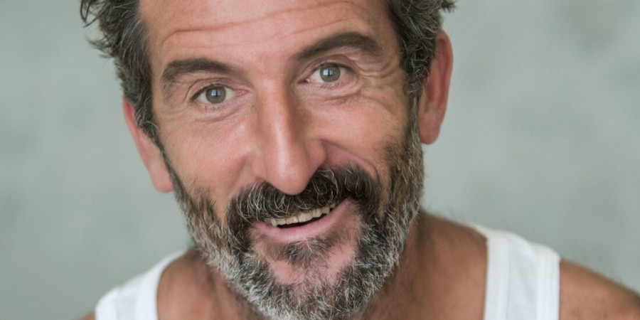 Luis Zahera recalará el 11 de mayo en el auditorio de Ribeira con su espectáculo de monólogos “Chungo”
