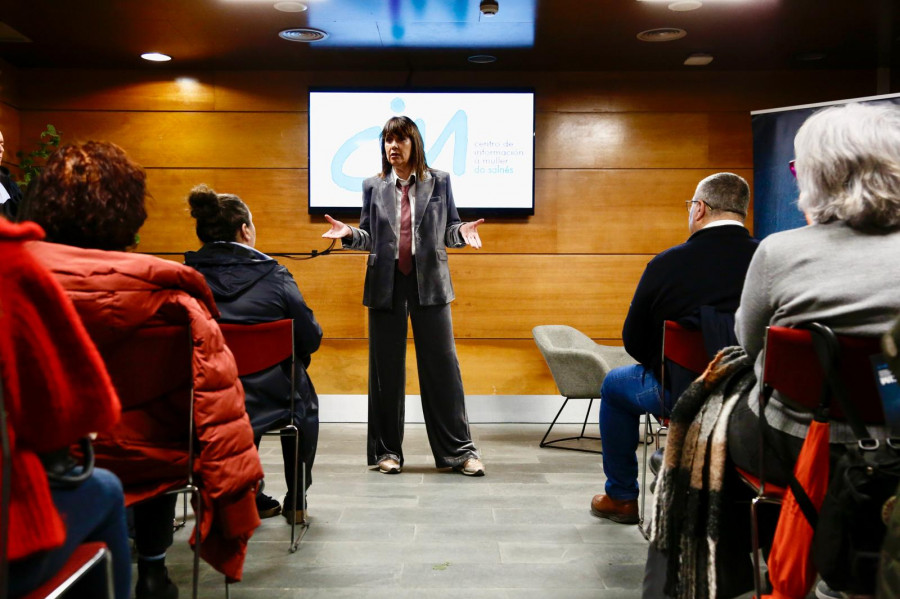 Mabel Lozano presidió en Cambados un debate sobre la explotación sexual