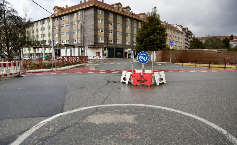 Reorganizan la rotonda de A Laxe tras registrarse varios accidentes por la falta de visibilidad