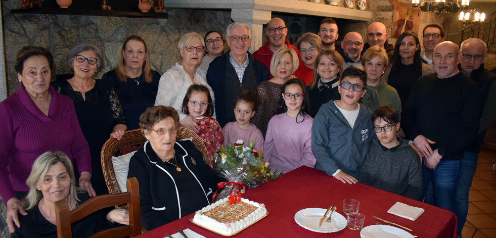La vecina de Ferreirós, Manuela Eiras, cumple 101 y es la tercera mujer de más edad de Valga