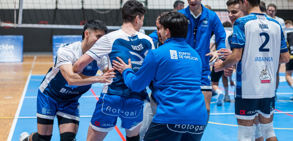 El Rotogal Boiro golpea primero al Sadurniño y afianza el tercer puesto