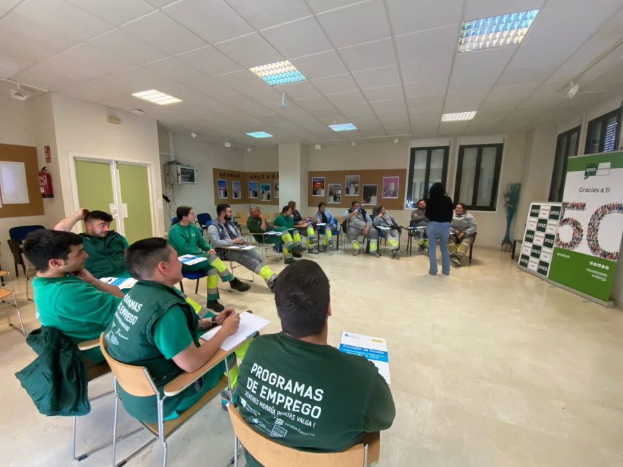 Alumnos de Moraña, Portas y Valga se forman en un taller de inserción laboral para jóvenes