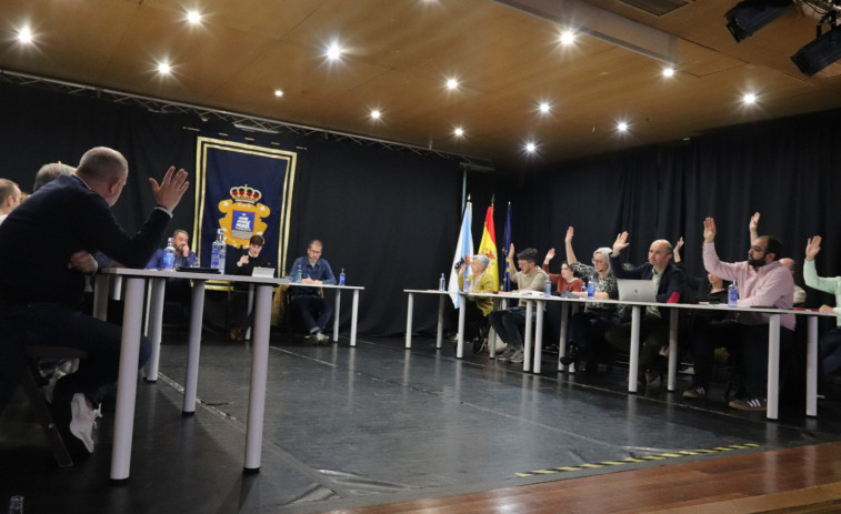 Ribeira aprueba en pleno medidas para garantizar el derecho de acceso a la vivienda