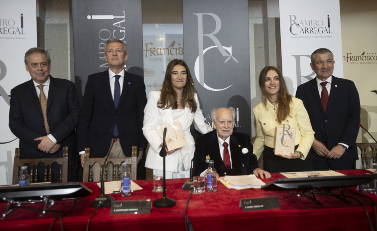 La palmeirana Manuela Gago recibe el premio Ramiro Carregal de oncología