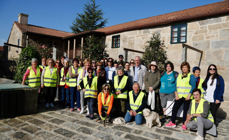 Andainas dos veces por semana y una especial con visita a O Cuadrante por el Día de la Actividad Física