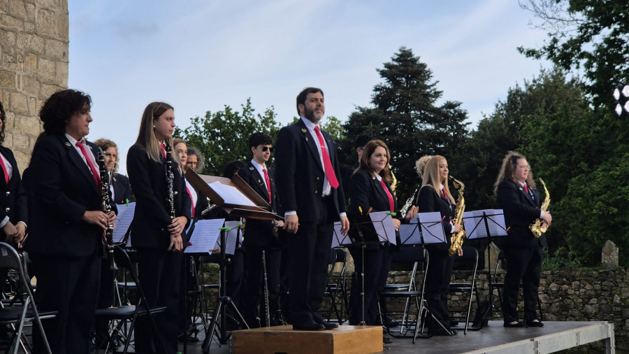 La Banda Municipal de Música de Boiro se luce en el XV Festival