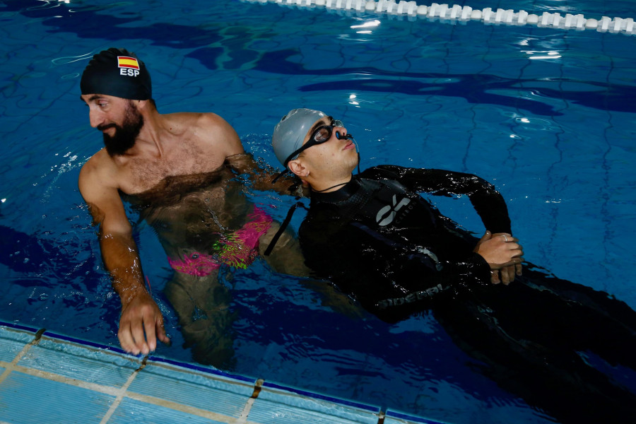 La piscina vilagarciana se “sumergió” con el Campeonato Gallego