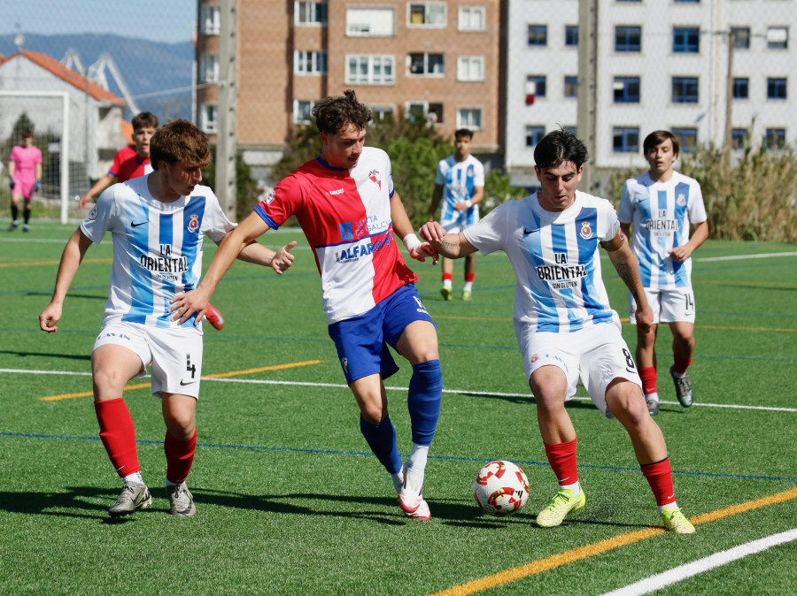 El juvenil del Arosa Pedro Bouzada despierta el interés de varios clubes profesionales
