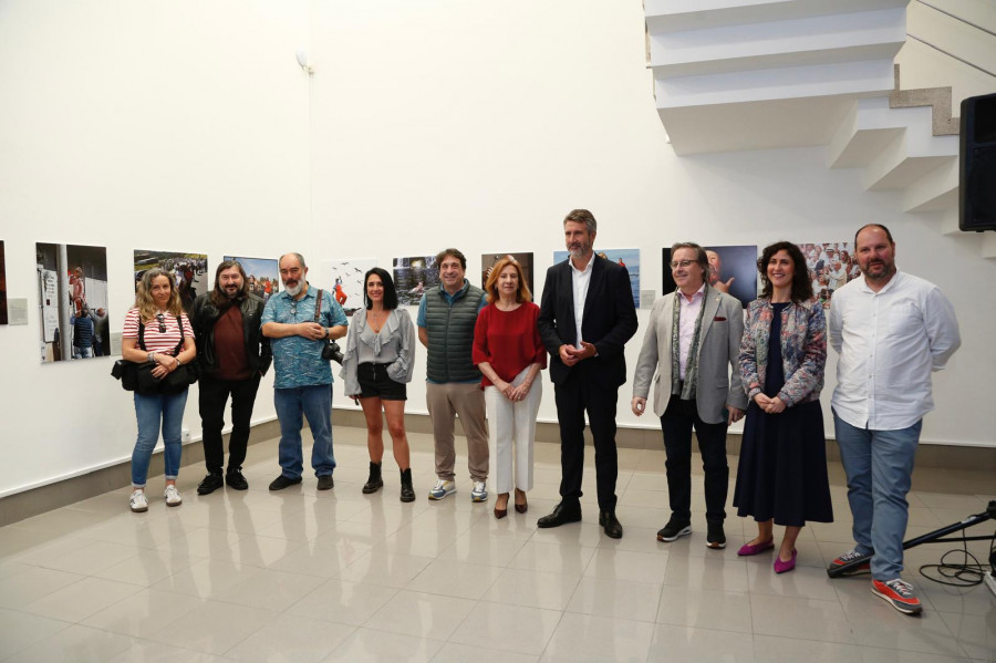 Miradas 'de autor' para recorrer la Galicia Inédita: Una exposición de fotoperiodistas recala en la Rivas Briones de Vilagarcía
