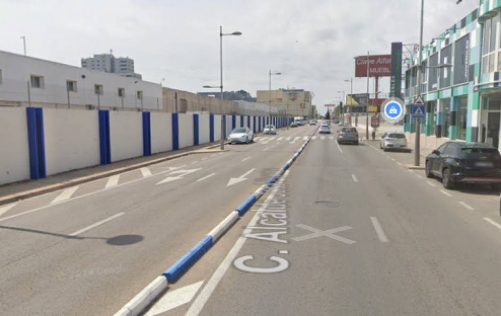 Apagan un incendio declarado en el polígono de Alfafar